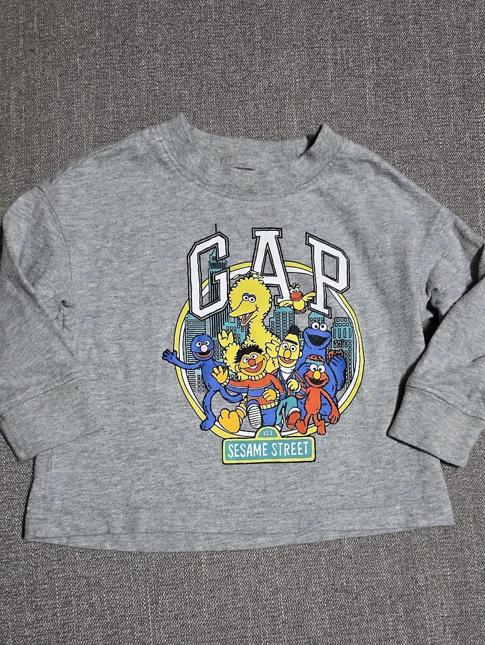 Baby GAP Sesame Street Graphic Long Sleeve Gray 12-18 M